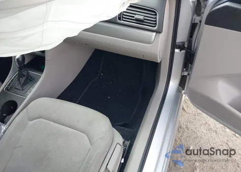 2016 Volkswagen Passat 1.8T S z USA, uszkodzony, nr VIN 1VWAS7A31GC042179